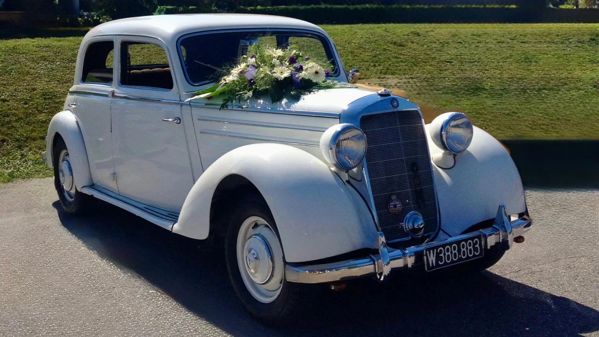 Hochzeitsauto Mercedes 170 S, Auto für Hochzeit Oldtimer, Hochzeitsauto Brautauto, Oldtimer mit Blumenschmuck